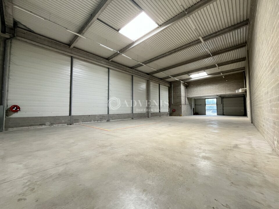 Light Industrial in Mitry-Mory to rent Building Photo- Image 1 of 10