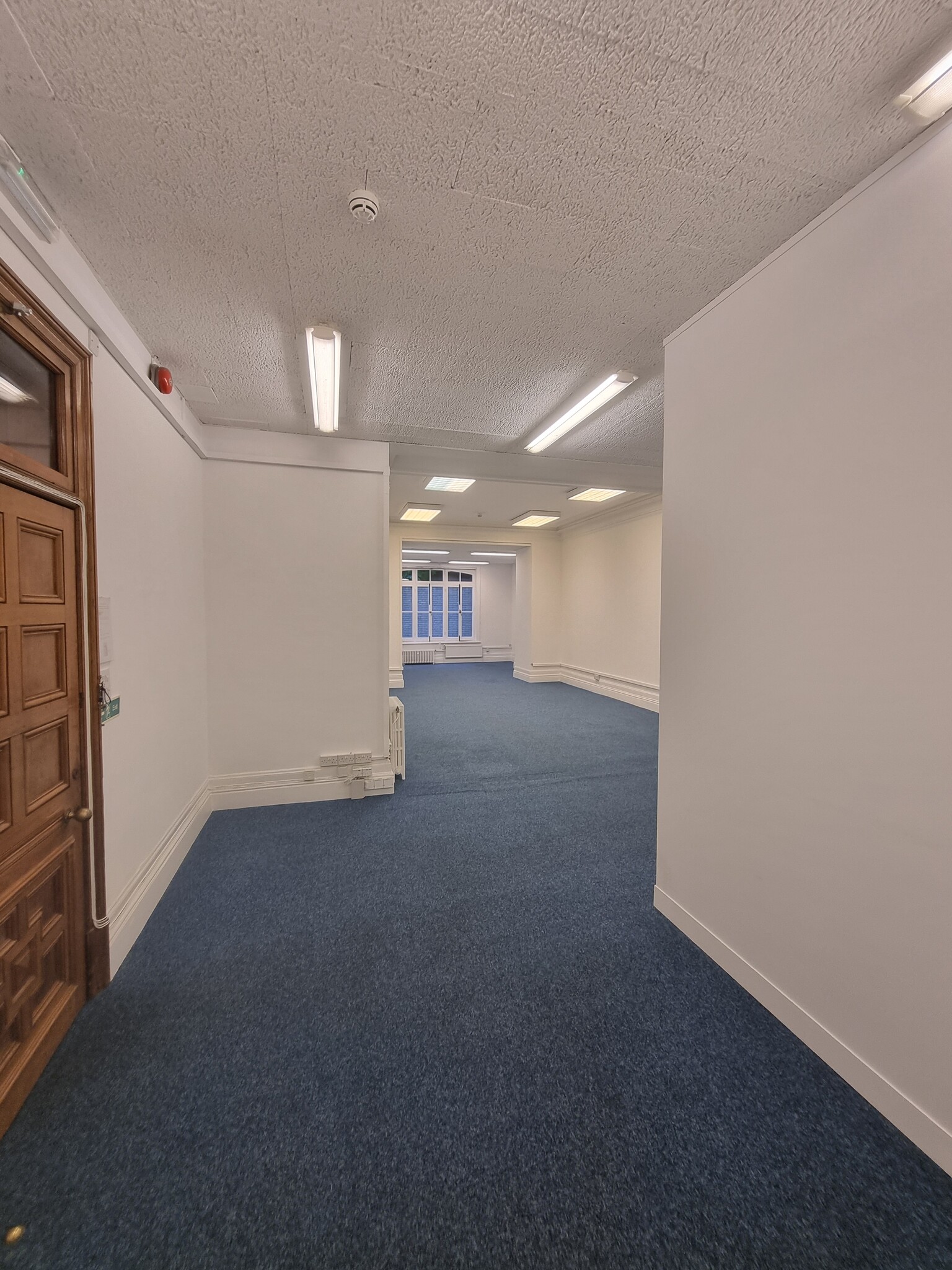 Whitehall Ct, London to rent Building Photo- Image 1 of 3