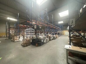 Light Industrial in Torcy to rent Interior Photo- Image 1 of 4