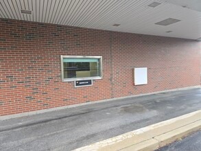 222 Great Rd, Littleton, MA to rent Interior Photo- Image 1 of 11