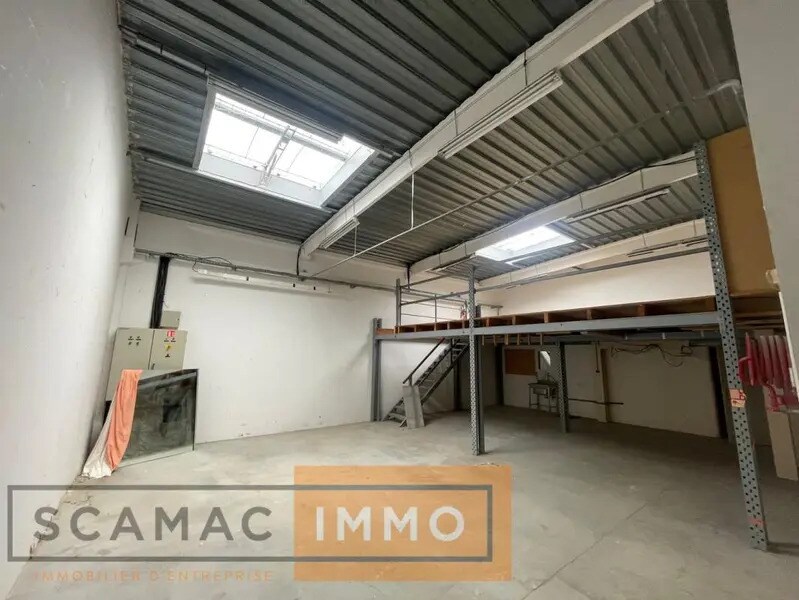 Industrial in Bondoufle to rent Interior Photo- Image 1 of 9