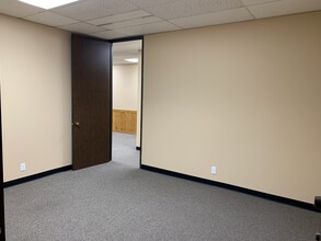 9100 Southwest Fwy, Houston, TX for rent Building Photo- Image 1 of 9