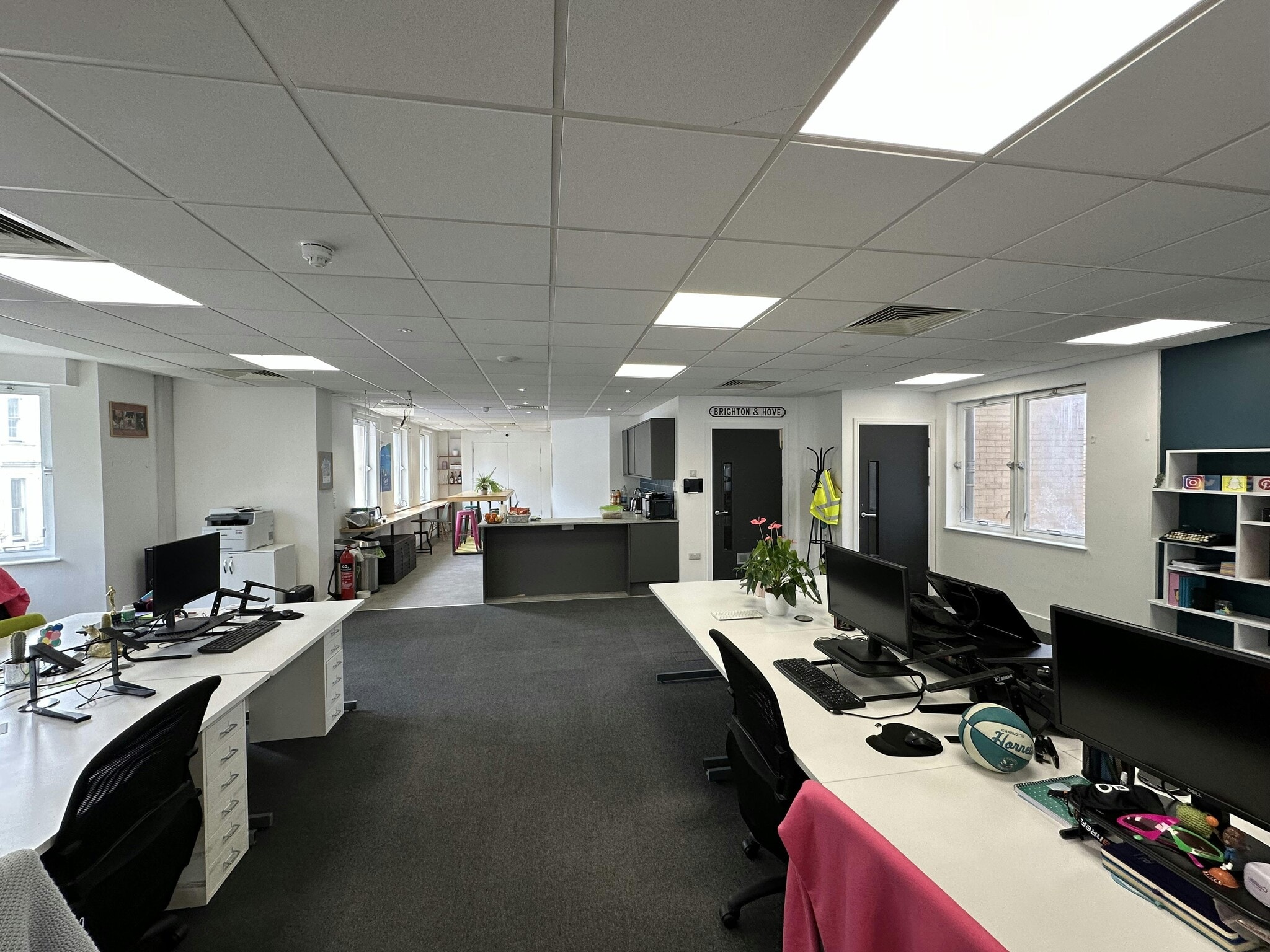 9 Castle Sq, Brighton to rent Interior Photo- Image 1 of 7