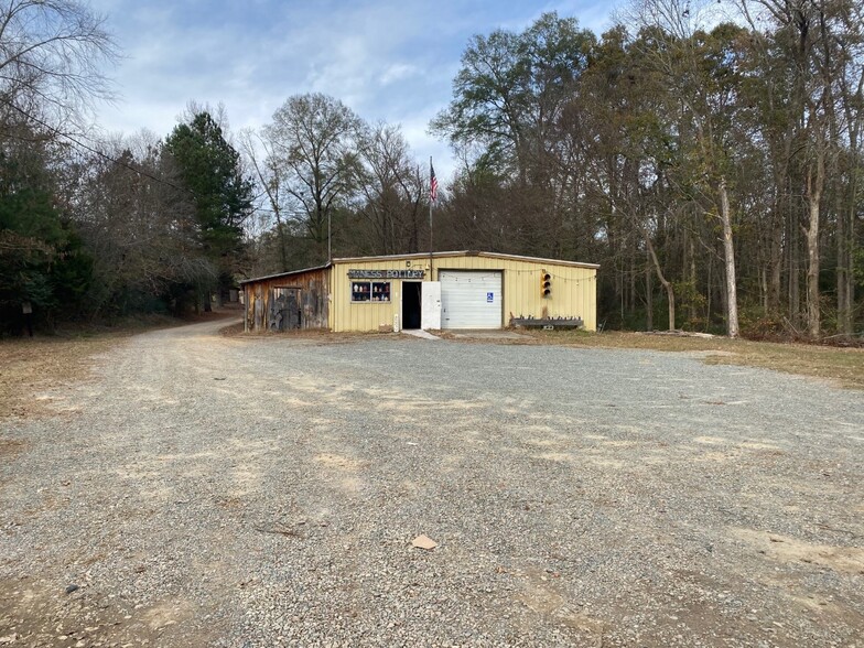 10992 NC 24 27, Carthage, NC for sale - Primary Photo - Image 1 of 1