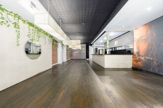 212 W 14th St, New York, NY to rent Interior Photo- Image 2 of 6