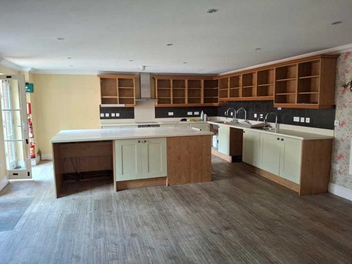 41 High St, Christchurch, DOR BH23 1AS - Unit 41a - - Interior Photo - Image 1 of 5