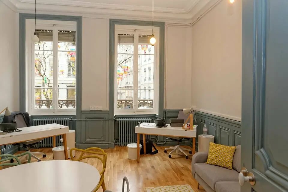 Office in Lyon to rent Building Photo- Image 1 of 15