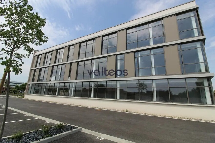 20 Boulevard Déodat De Séverac, Colomiers to rent - Building Photo - Image 2 of 12