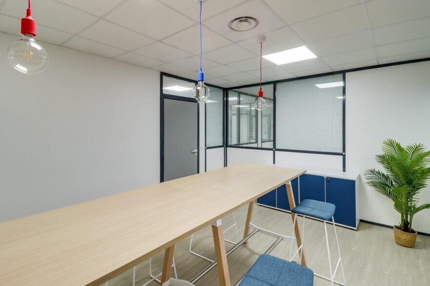 Office in Villiers-sur-Marne to rent - Interior Photo - Image 2 of 4