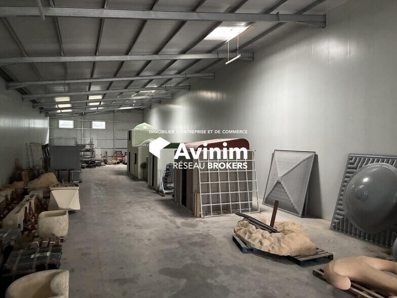 Industrial in Gémenos to rent - Interior Photo - Image 1 of 5