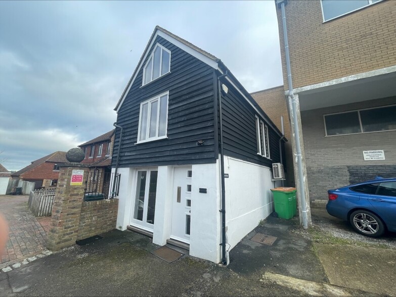 High St, Tenterden for rent - Building Photo - Image 1 of 8