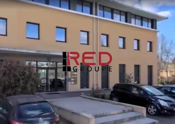 Office in Aix-en-Provence to rent - Building Photo - Image 2 of 2