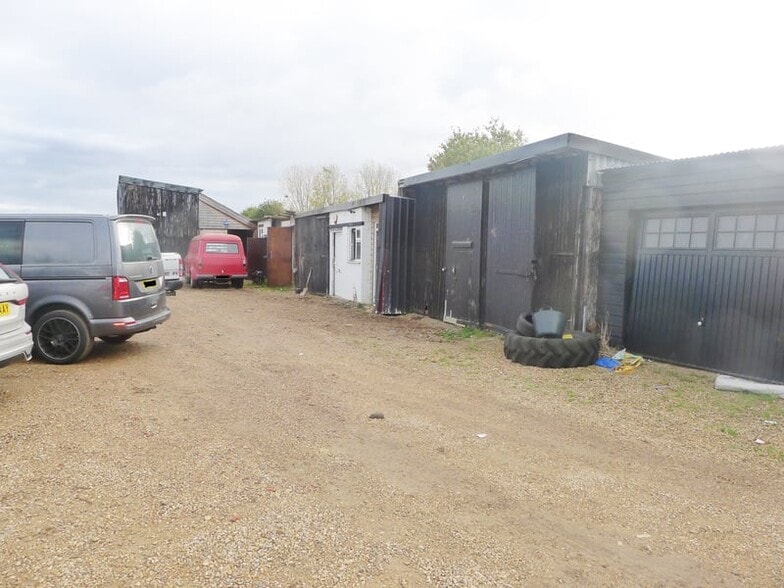 Bedford Rd, Sandy to rent - Primary Photo - Image 1 of 2