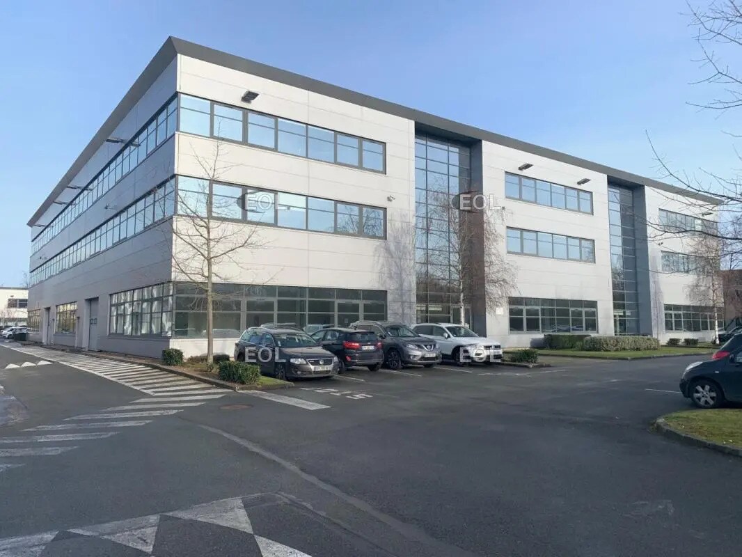 Light Industrial in Roissy-en-France to rent Building Photo- Image 1 of 6