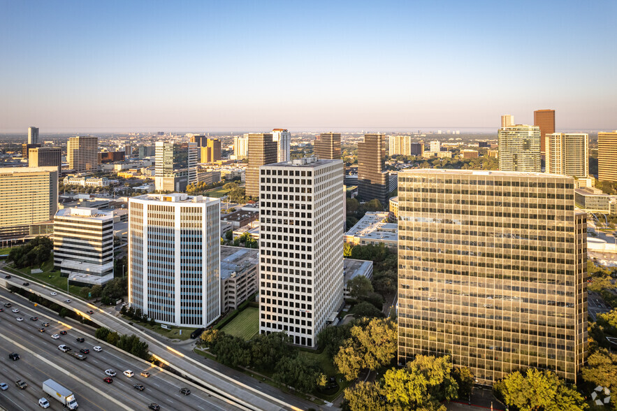 2000 West Loop S, Houston, TX for rent - Aerial - Image 2 of 14