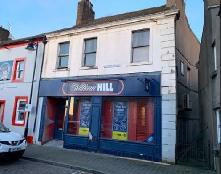 7 Market Pl, Workington to rent - Primary Photo - Image 1 of 1