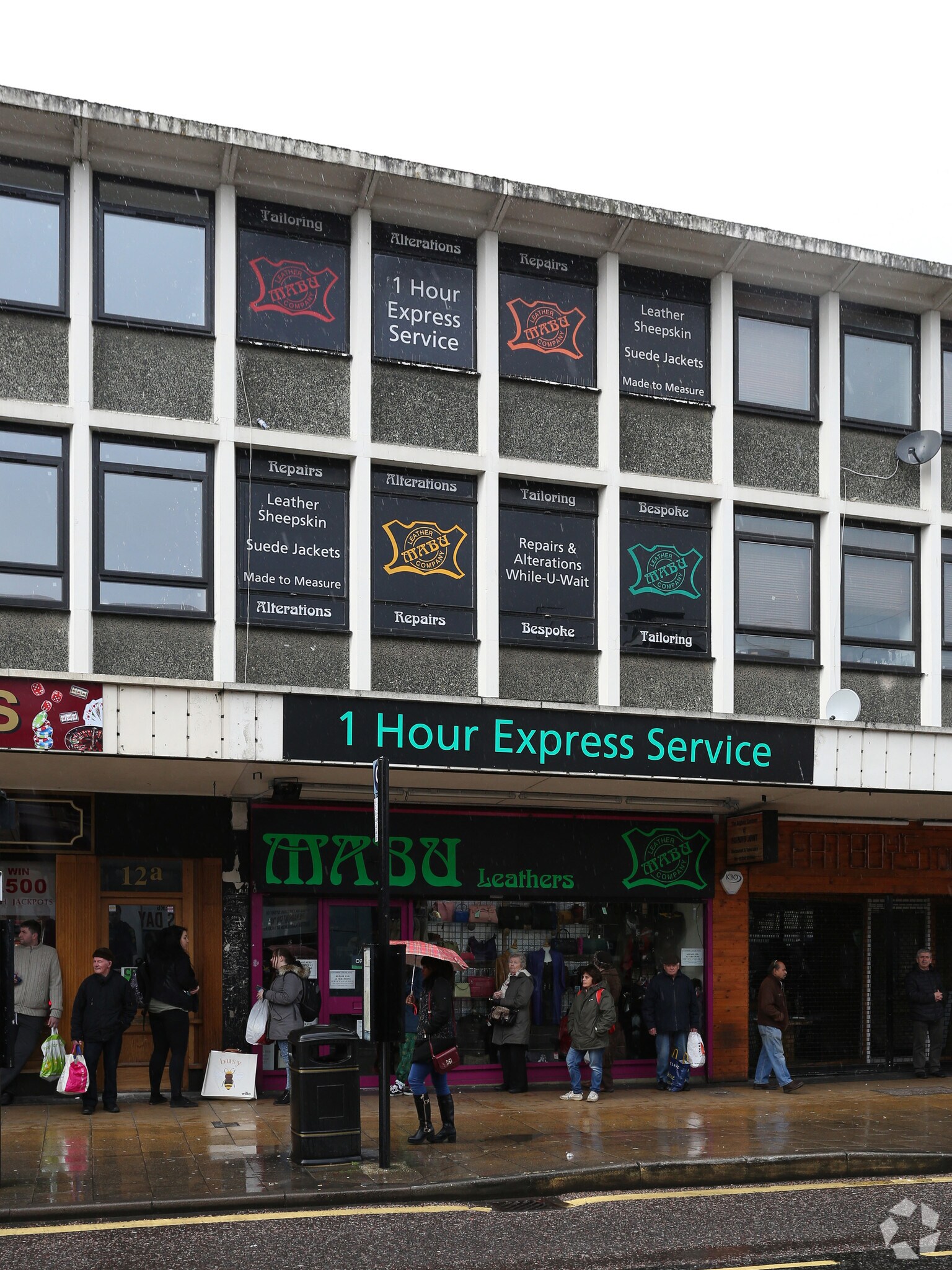 10 The Broadway, Crawley for sale Primary Photo- Image 1 of 1