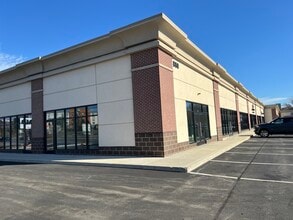 880-910 Broadway, Saugus, MA 01906, USA Broadway, Saugus, MA to rent Building Photo- Image 2 of 27