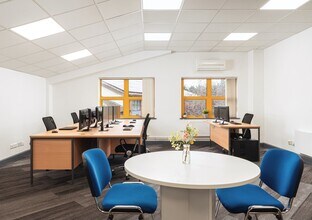 Great North Rd, Wyboston to rent Interior Photo- Image 2 of 3