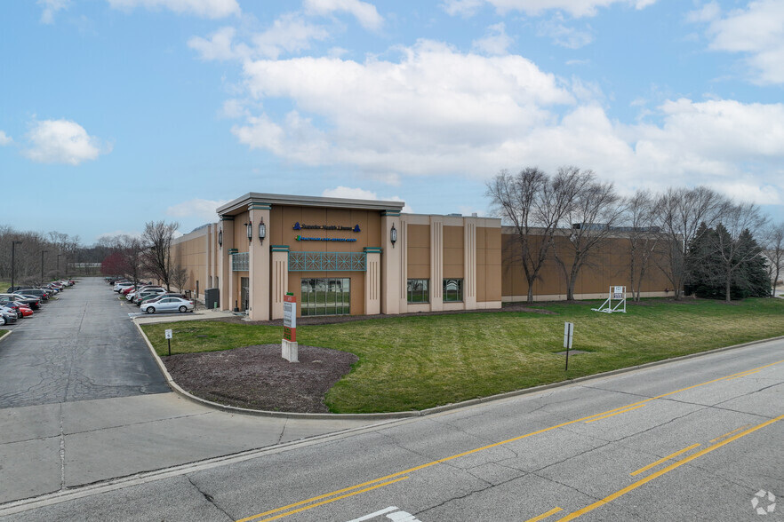 6575 Daniel Burnham Dr, Portage, IN for rent - Building Photo - Image 3 of 10