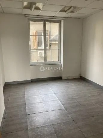 Vente Bureaux 676 m² - Photo 1