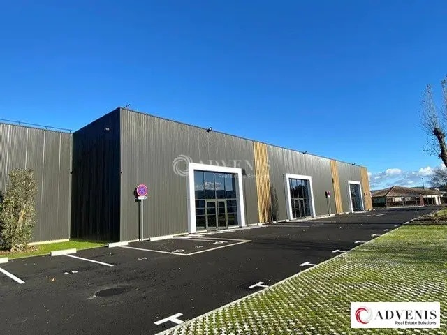 Location Commerce 446 m² à 2 316 m² - Photo 1
