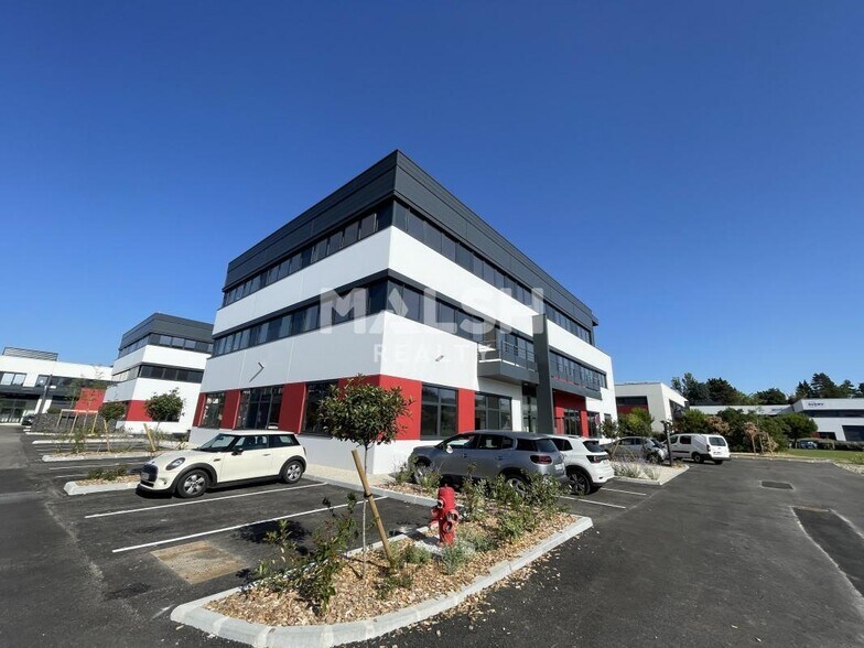 27 Chemin Des Peupliers, Dardilly to rent - Building Photo - Image 1 of 33