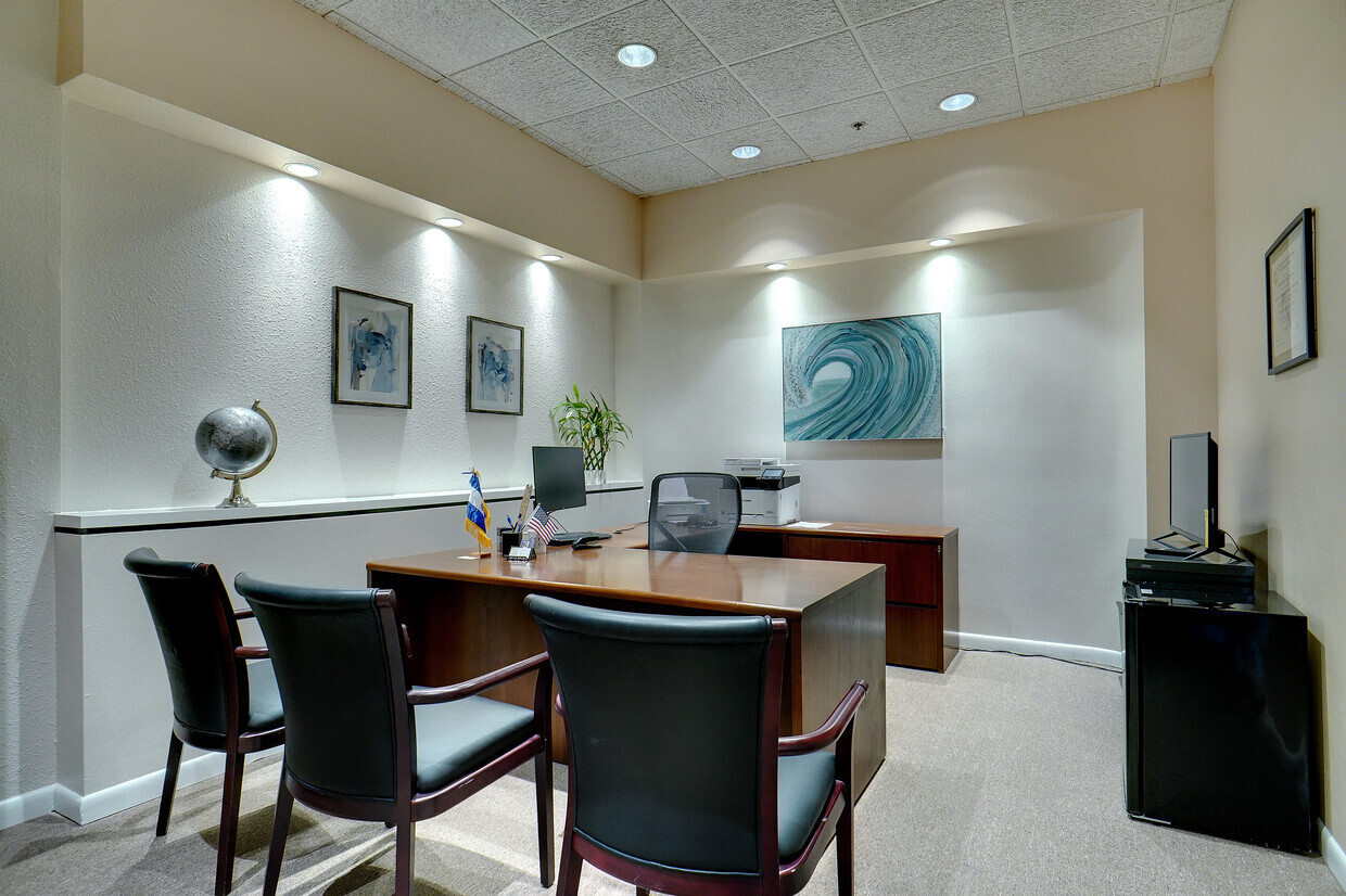 6850 Manhattan Blvd, Fort Worth, TX to rent Interior Photo- Image 1 of 1