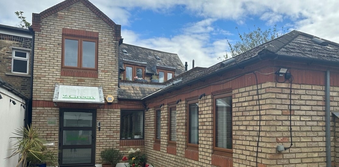 Bective Pl, London to rent Building Photo- Image 1 of 8