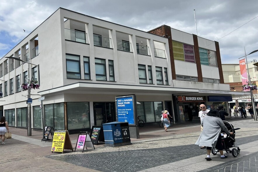 199-201 High St, Southend On Sea for sale - Building Photo - Image 1 of 5