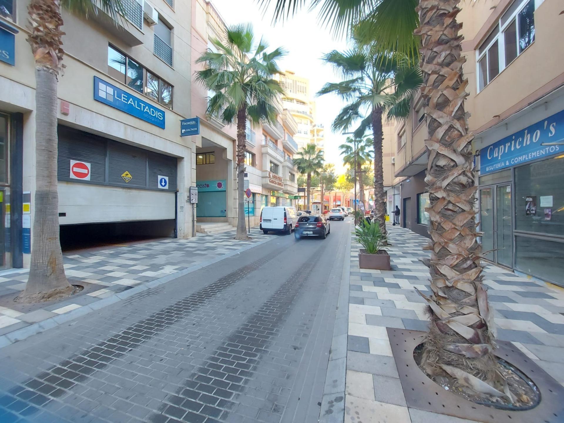 Office in El Ejido, Almería for sale Primary Photo- Image 1 of 27