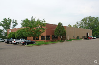 2655 N Cheshire Ln, Plymouth, MN for rent Building Photo- Image 1 of 6