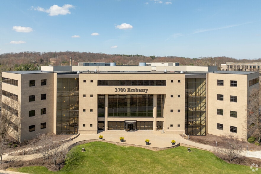 3700 Embassy Pky, Akron, OH to rent - Building Photo - Image 2 of 7