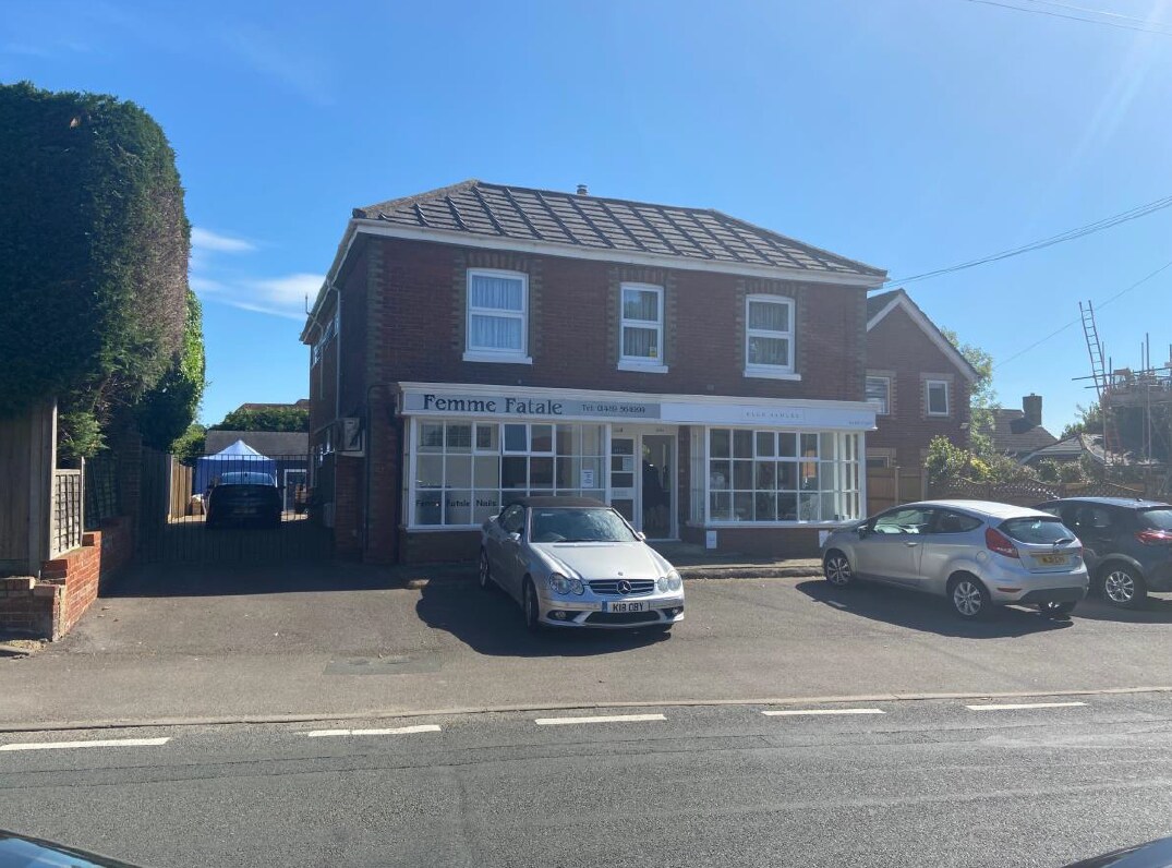 231A Swanwick Ln, Southampton for sale Primary Photo- Image 1 of 1