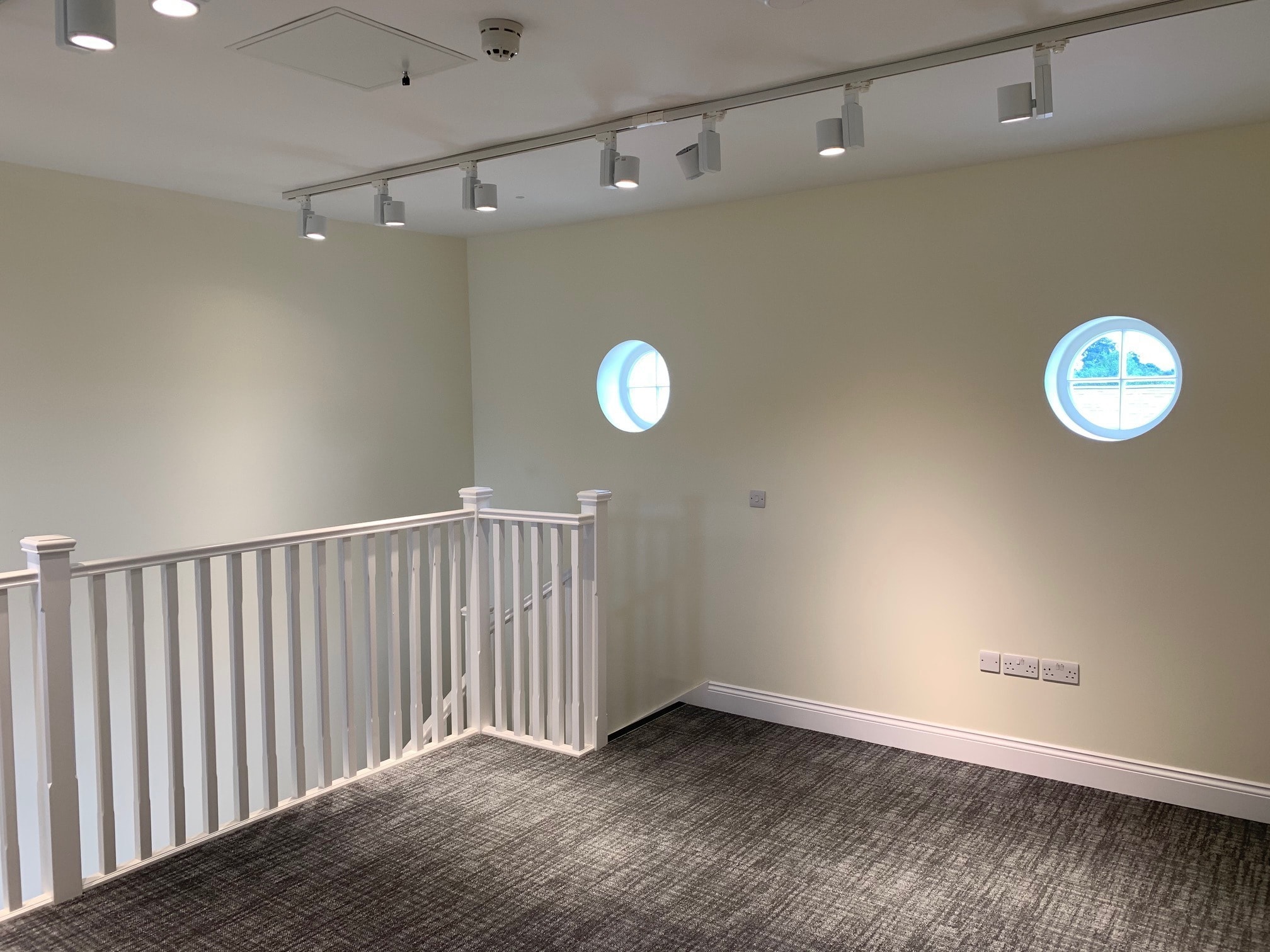 The Granary at Woodlands Court, Beaconsfield to rent Interior Photo- Image 1 of 1