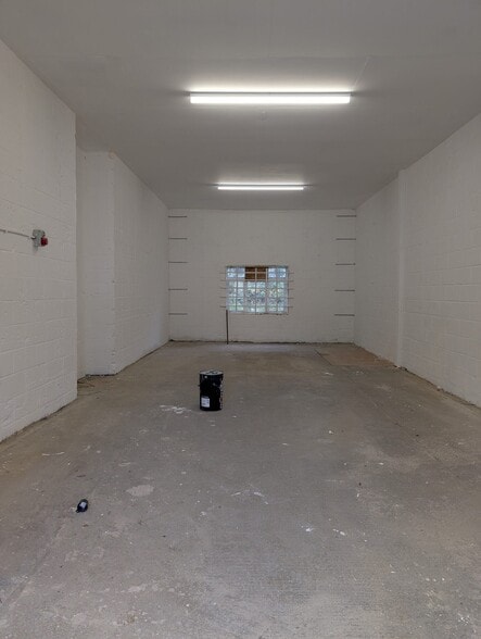 Church Ln, Horsham to rent - Building Photo - Image 2 of 2