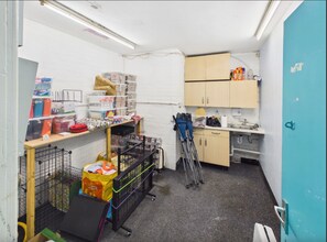 208 Western Rd, Kilmarnock to rent Interior Photo- Image 2 of 4