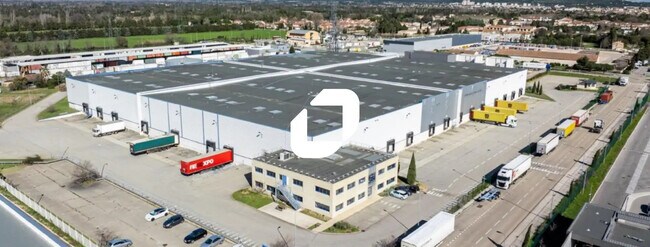 Location Entrepôt 20 461 m²