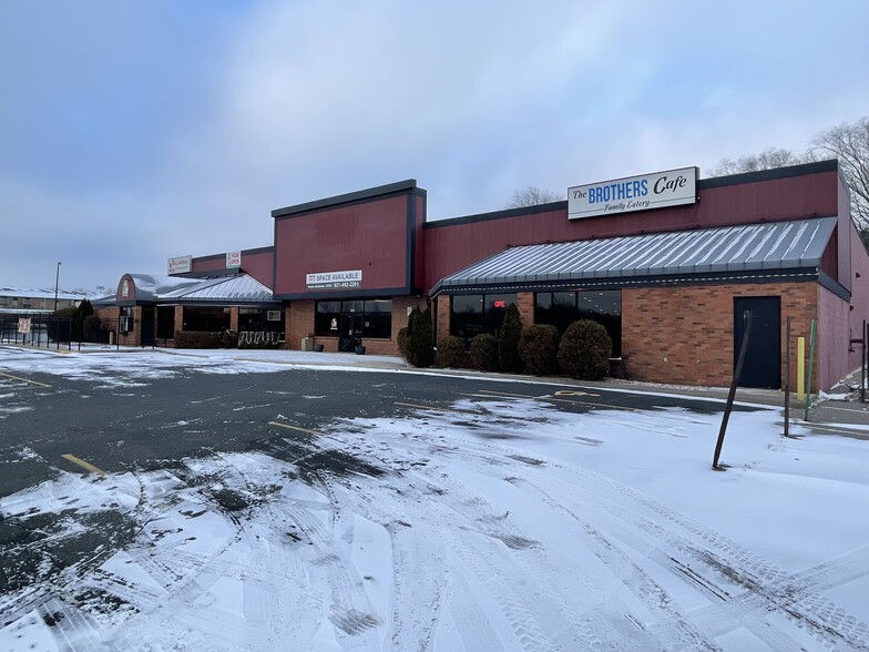 1006 Commercial Dr, Buffalo, MN for rent - Building Photo - Image 1 of 2