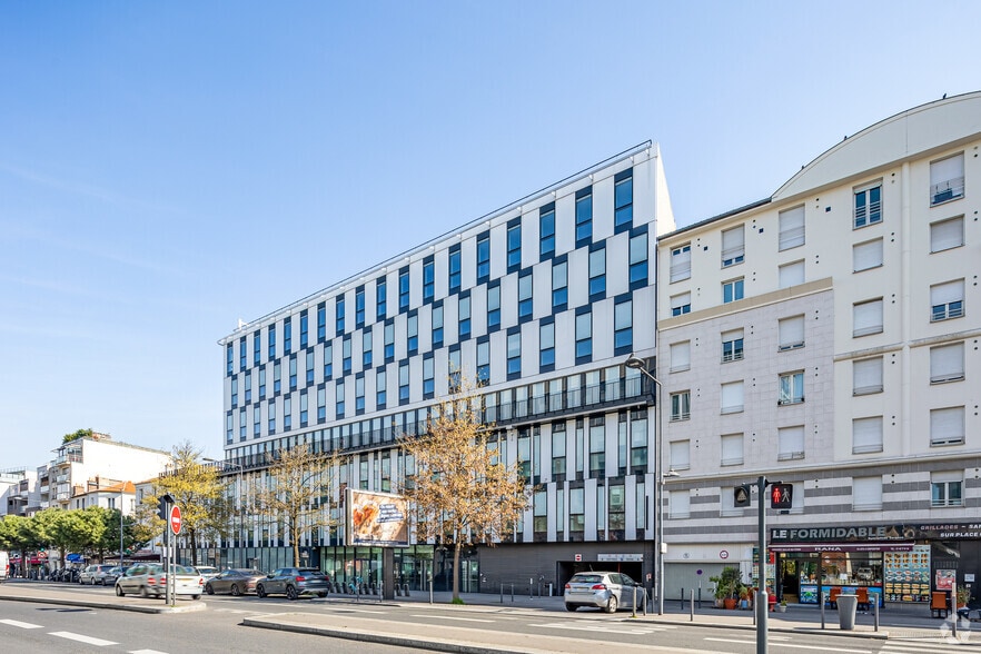 35-45 Avenue De Paris, Villejuif to rent - Building Photo - Image 2 of 3