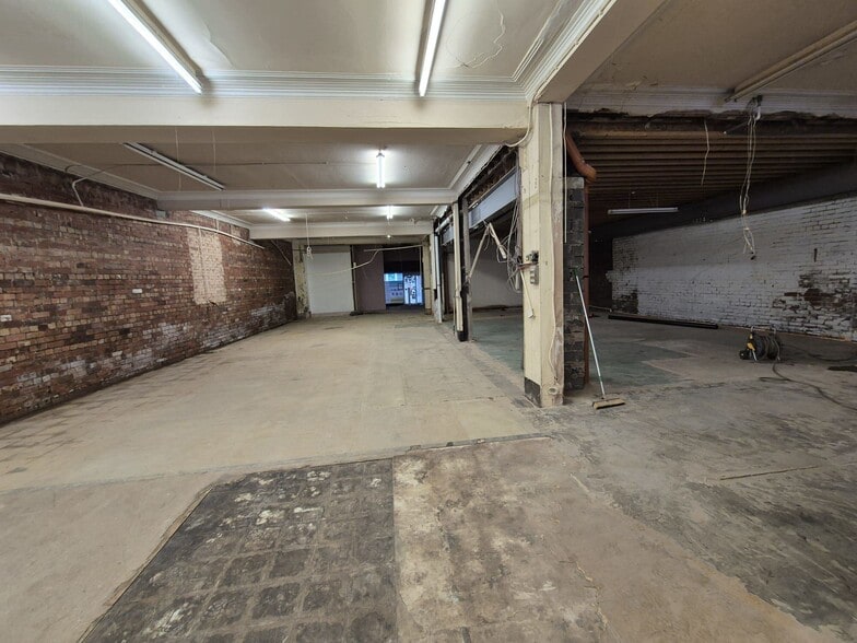 47-51 Silver St, Doncaster to rent - Building Photo - Image 3 of 5