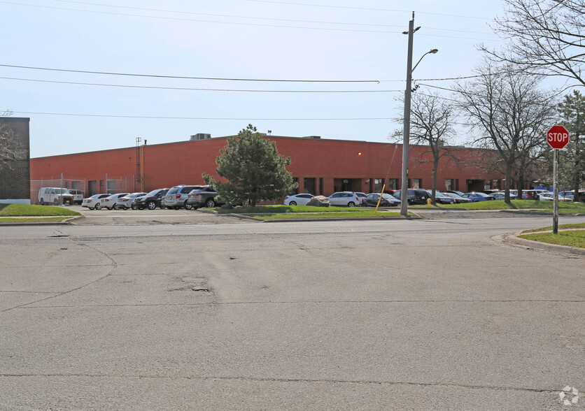 103-105 The East Mall, Toronto, ON for sale - Primary Photo - Image 1 of 1