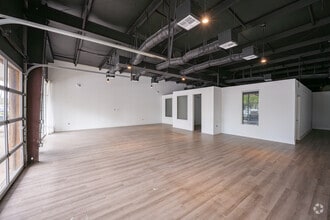 12100 Collegiate Way, Orlando, FL to rent Interior Photo- Image 2 of 7