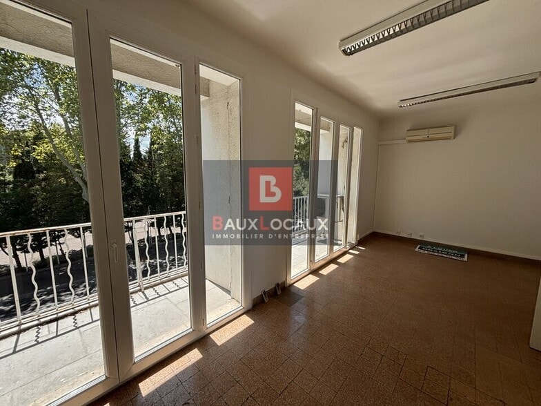 Office in Avignon for sale - Interior Photo - Image 2 of 10