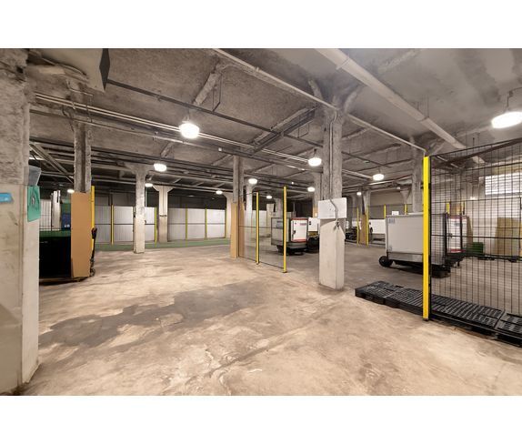 Industrial in Paris to rent Interior Photo- Image 1 of 7