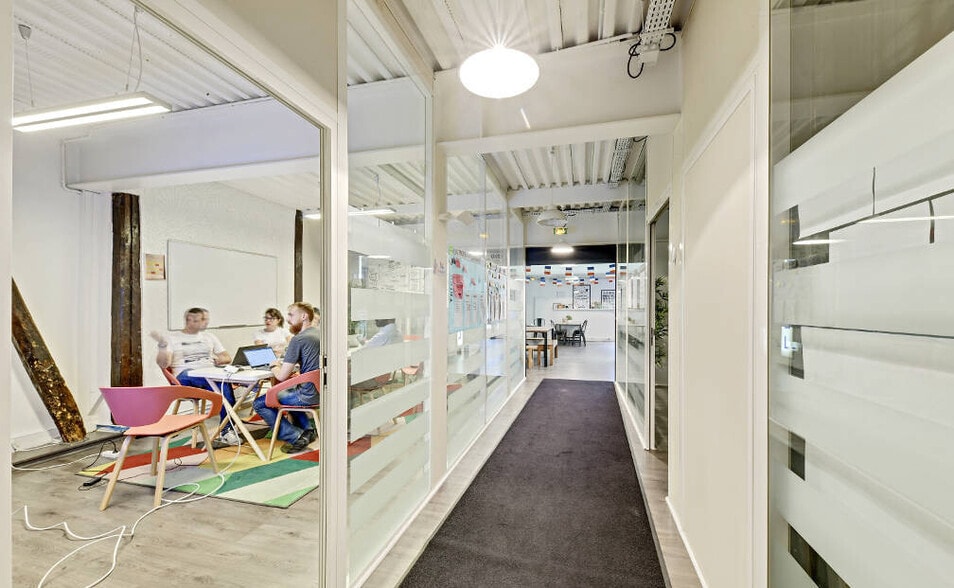 Office in Paris for sale - Interior Photo - Image 3 of 20