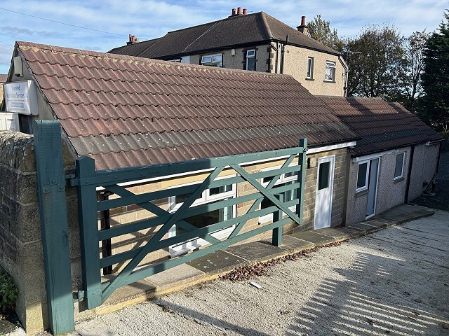 More details for 104 Harrogate Rd, Bradford - Office for Sale