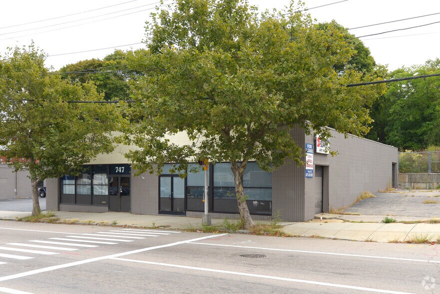 745-747 N Main St, Providence, RI for sale - Primary Photo - Image 1 of 1