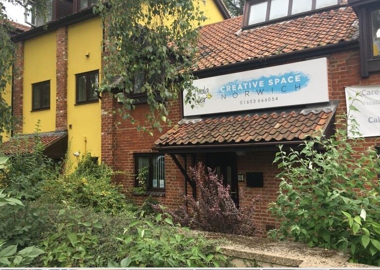 Grapes Hl, Norwich for sale Primary Photo- Image 1 of 1