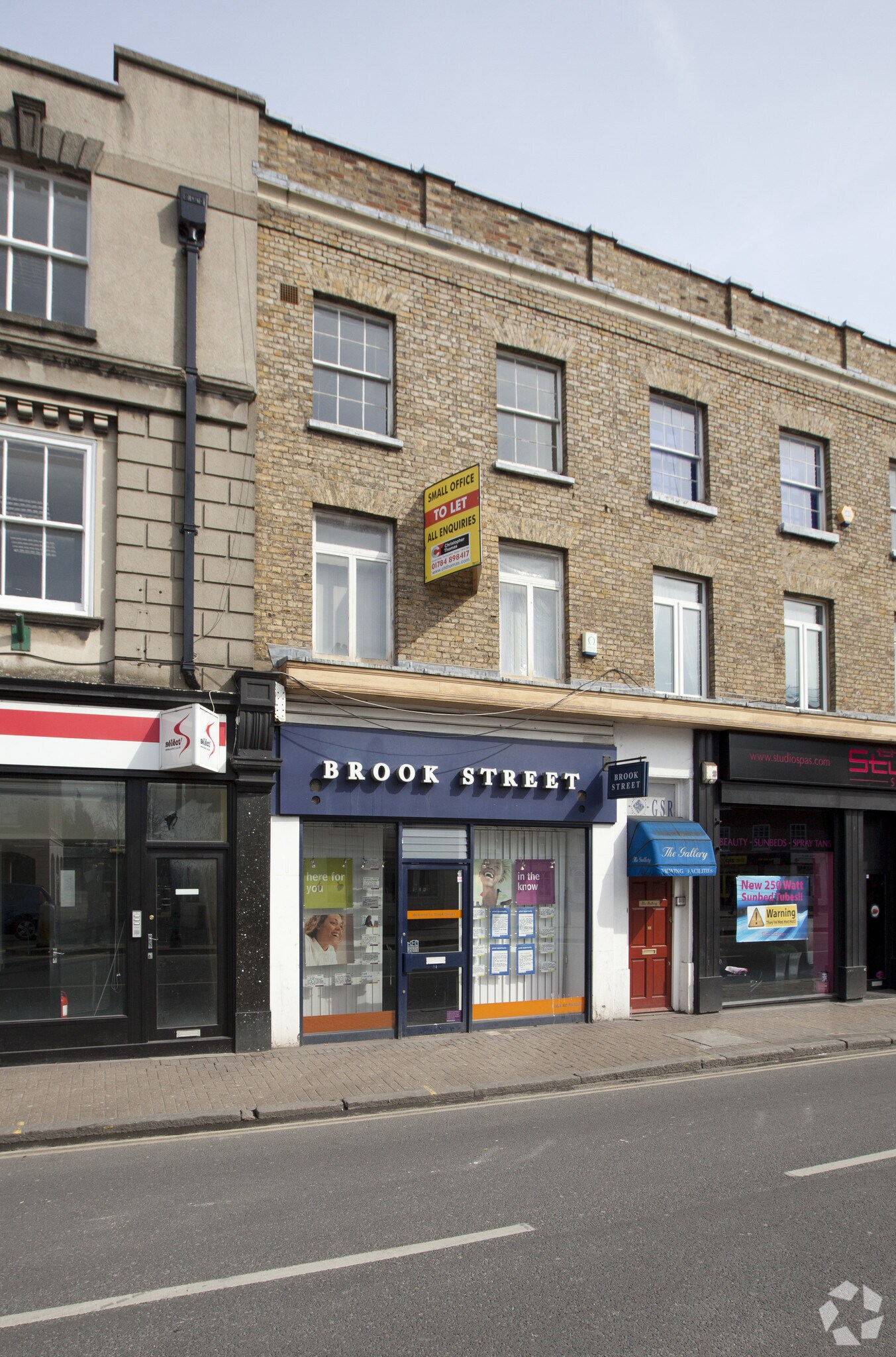 9 Clarence St, Staines for sale Primary Photo- Image 1 of 1